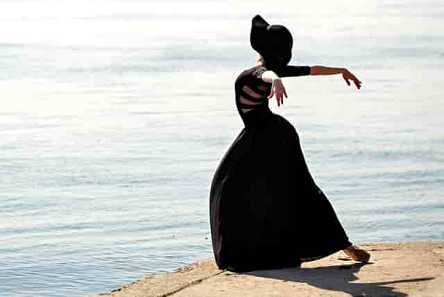 没有父母需要照顾孩子吗(在家照顾父母孩子)