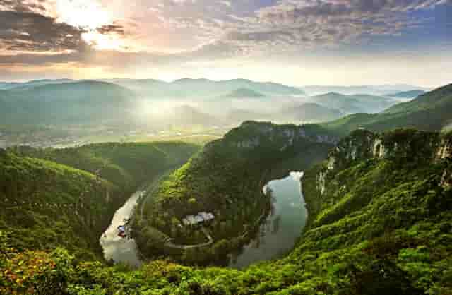 时尚男士西服潮流款技巧(男士潮流小西服)